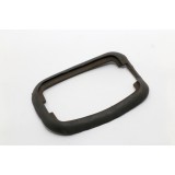 ZADNÍ SVĚTLO - GUMA POD PLASTOVÝ KRYT (ULOŽENKA)